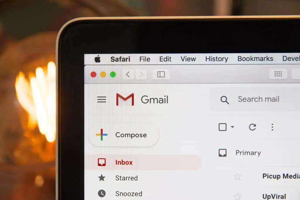 Pourquoi envoyer ma relance par mail plutôt que par courrier ?